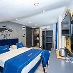 Paradise 3*