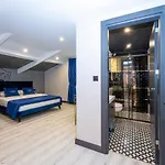 Paradise 3*